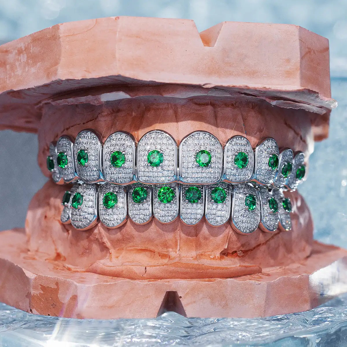 CUSTOM GREEN GEMSTONE GRILLZ