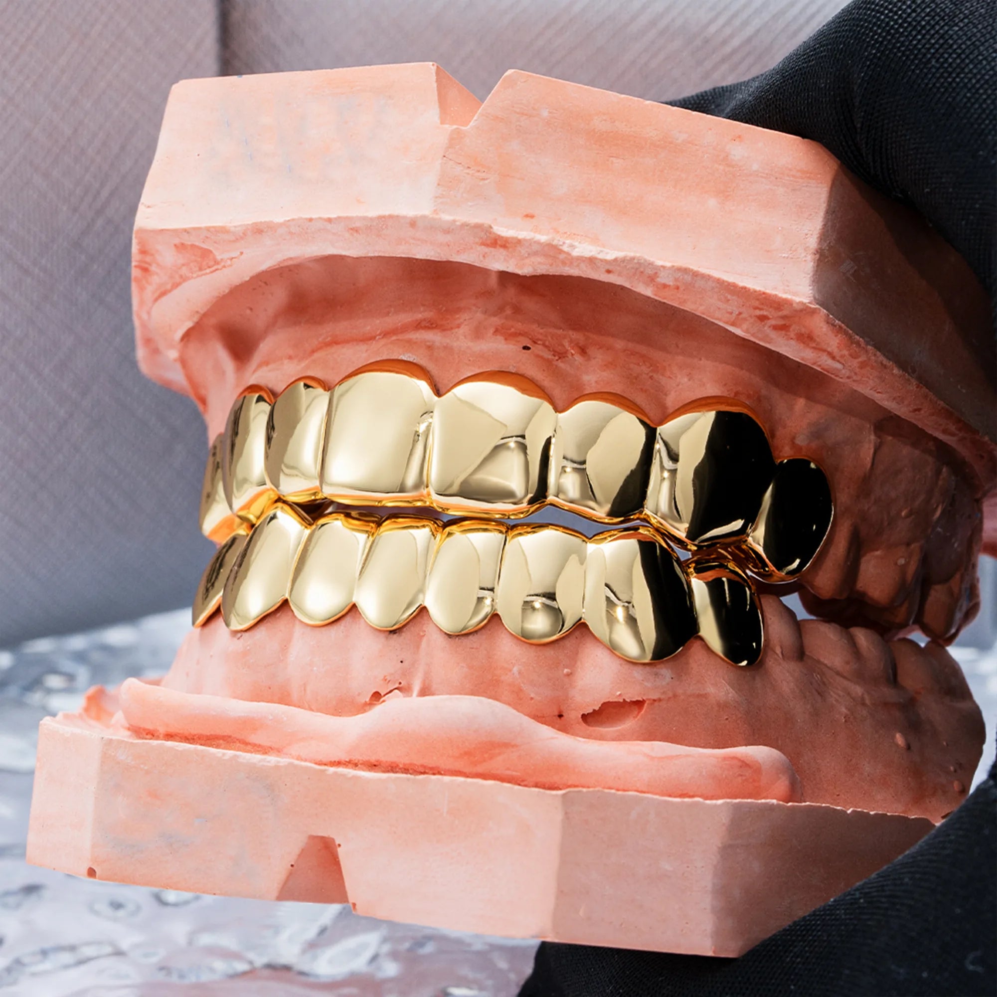 CUSTOM POLISHED GOLD GRILLZ