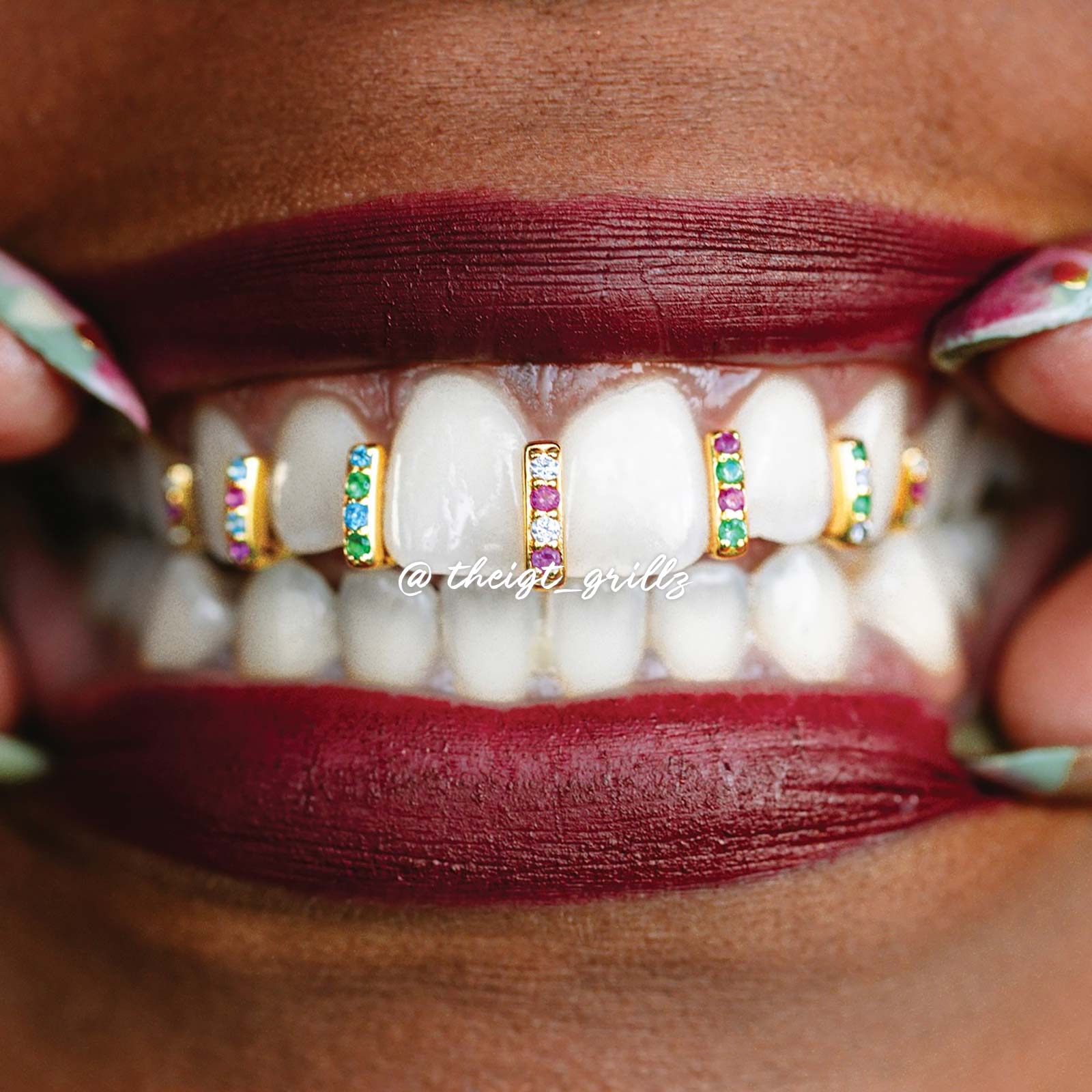 Single Row Diamond Bar Grillz