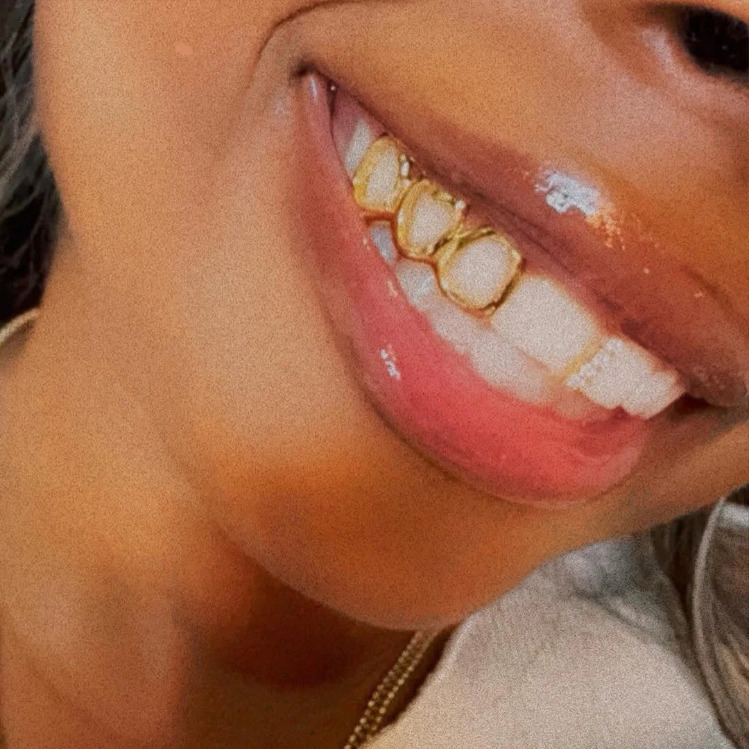 OPEN FACE WITH DIAMOND GAP BAR GRILLZ