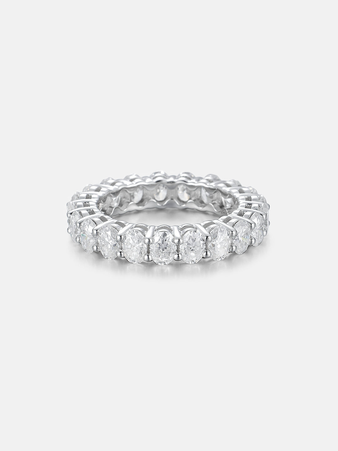 4mm Single Row Oval Moissanite Ring