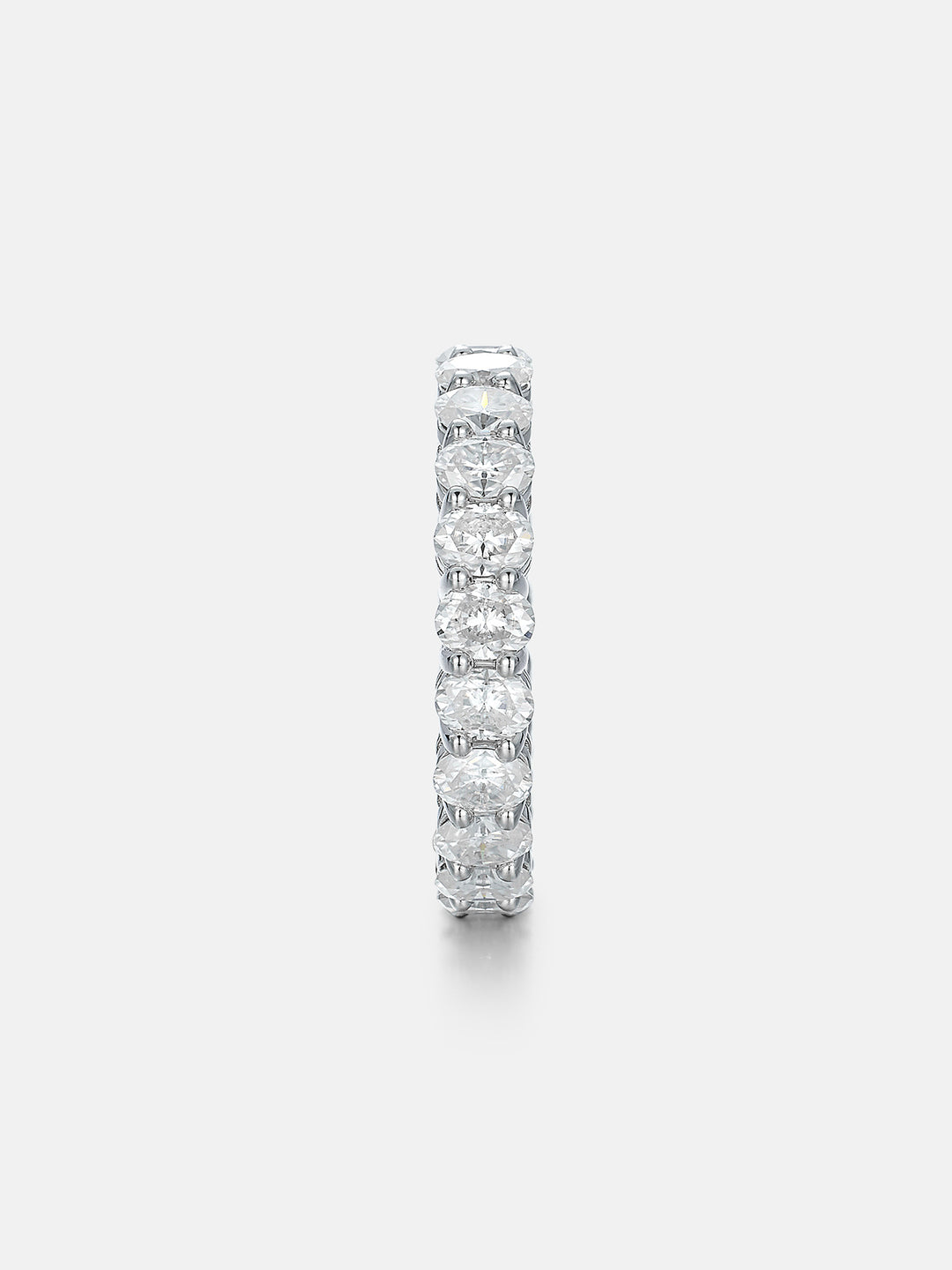 4mm Single Row Oval Moissanite Ring