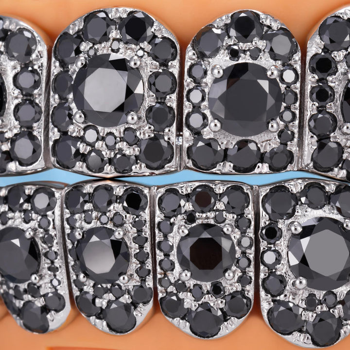 50 Pointer Stone On Center Moissanite Diamond Grillz