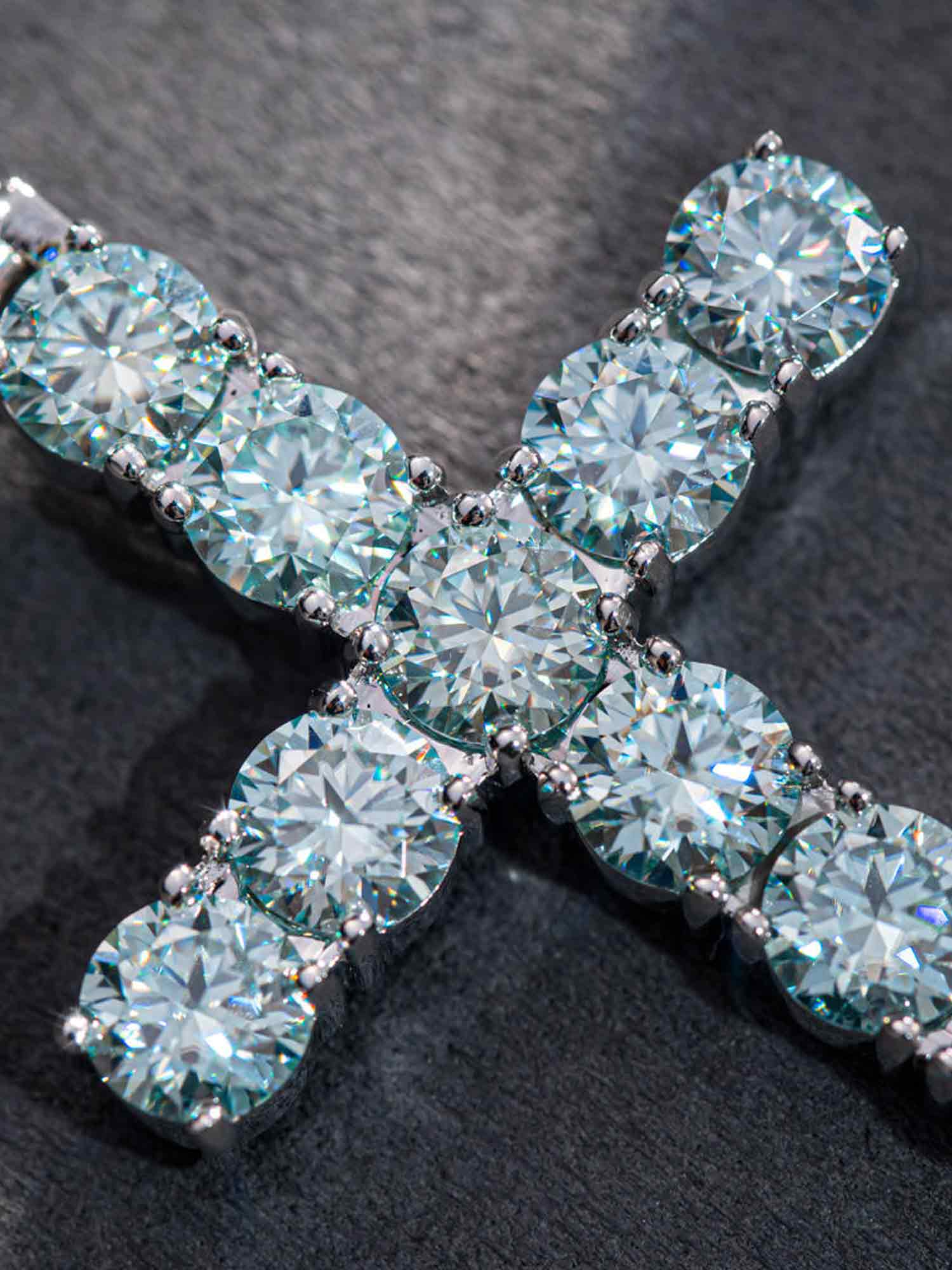 13CT S925 Moissanite Cross Pendant