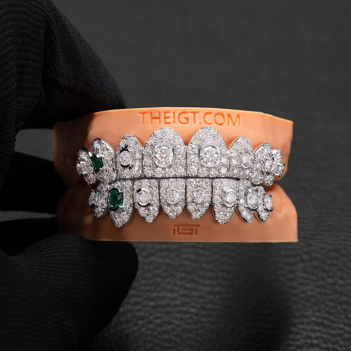 Big Pointer Set Round Cut Diamond Grillz