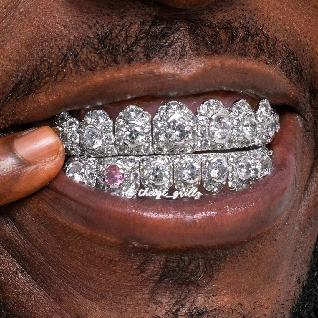 Big Pointer Set Round Cut Diamond Grillz