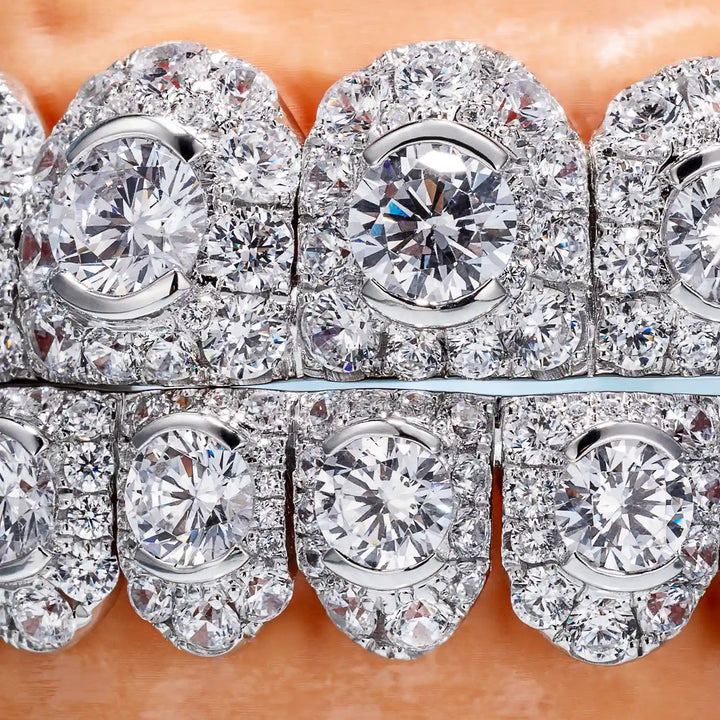 Big Pointer Set Round Cut Diamond Grillz