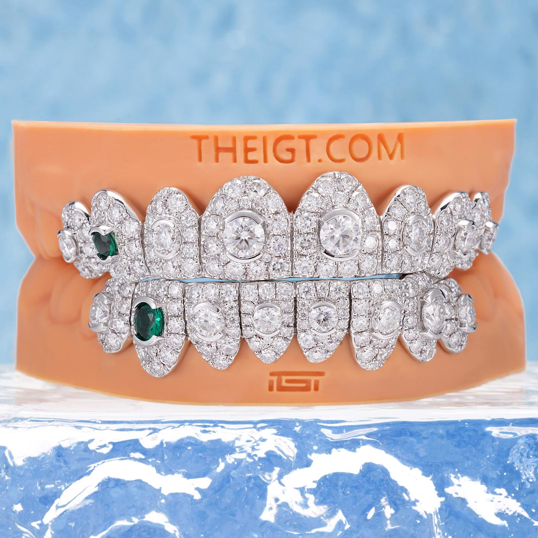 Big Pointer Set Round Cut Diamond Grillz