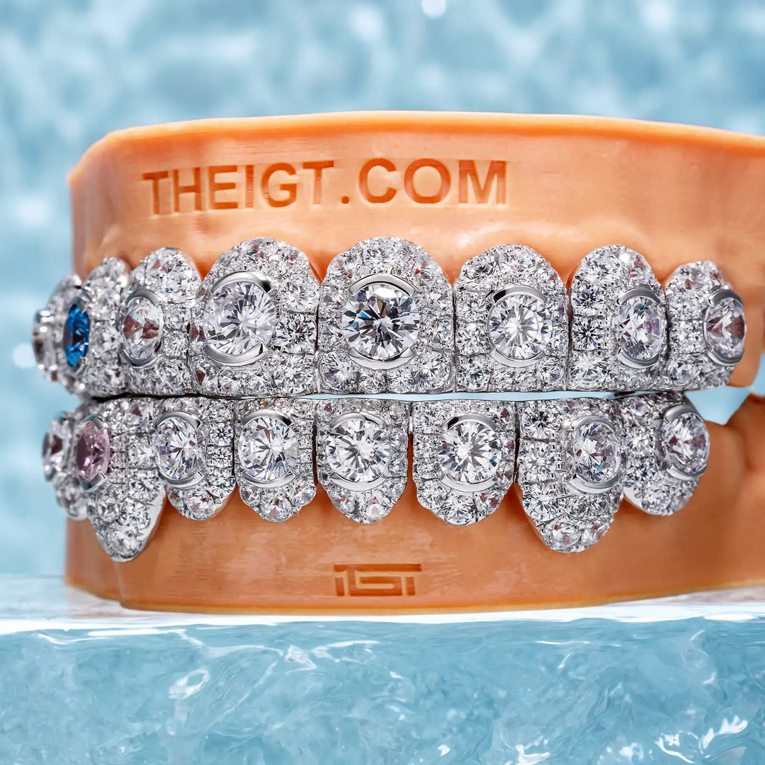 Big Pointer Set Round Cut Diamond Grillz