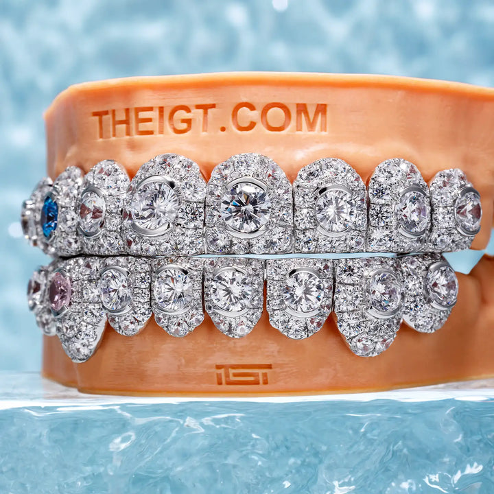 Big Pointer Set Round Cut Diamond Grillz