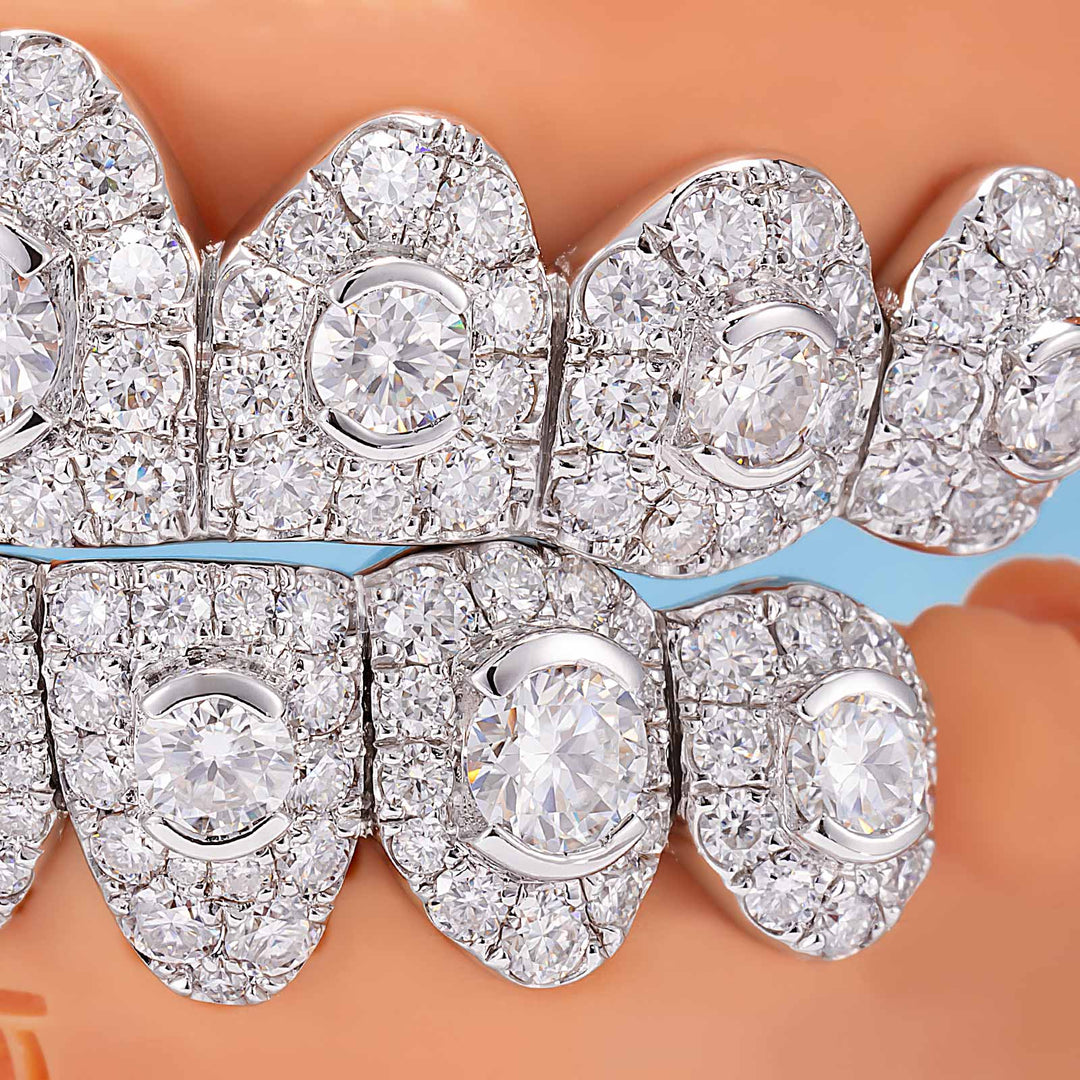 Big Pointer Set Round Cut Diamond Grillz