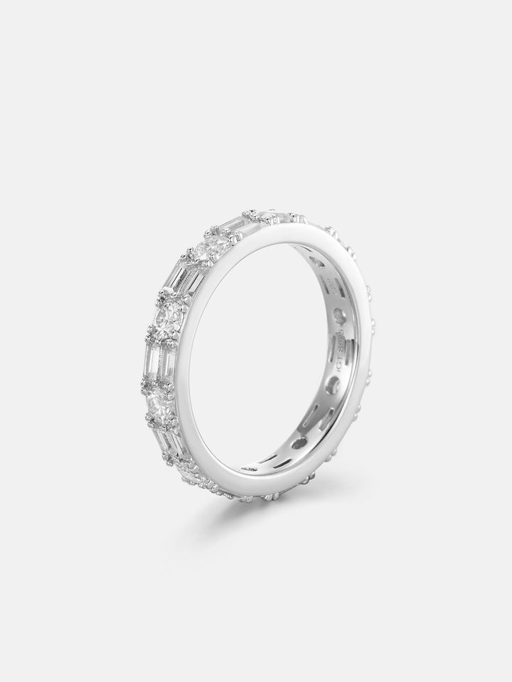 Round cut & Alternating Straight Baguette Moissanite Ring