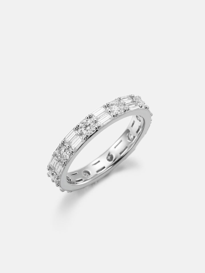 Round cut & Alternating Straight Baguette Moissanite Ring