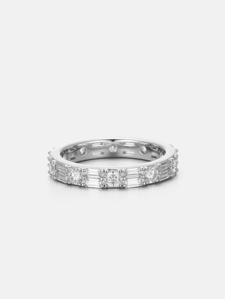 Round cut & Alternating Straight Baguette Moissanite Ring
