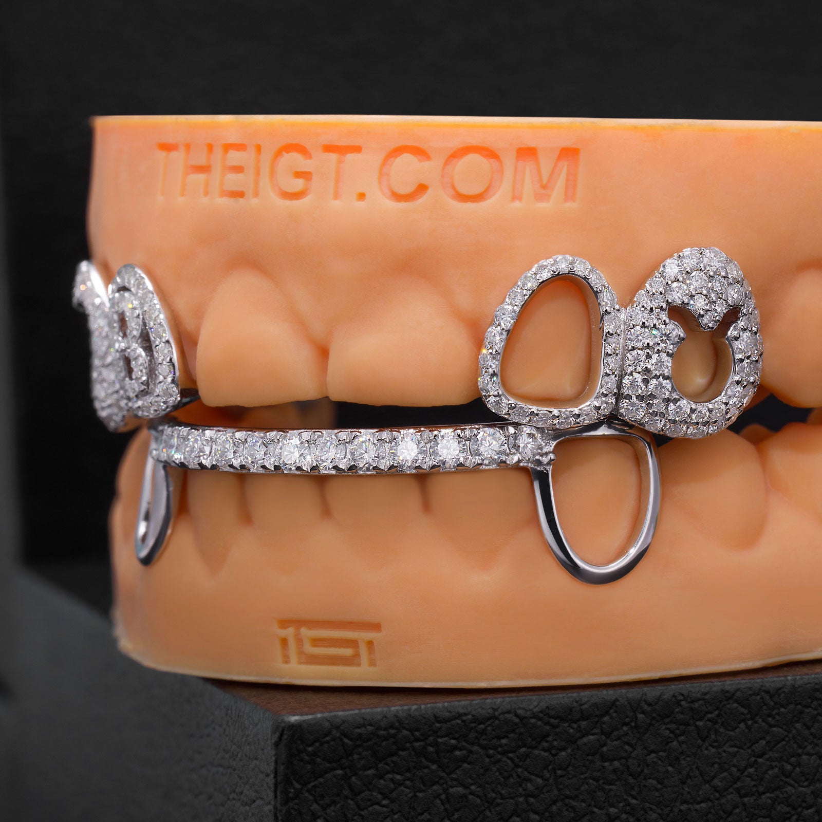 Top 4 Open Face With Bottom Bar Grillz