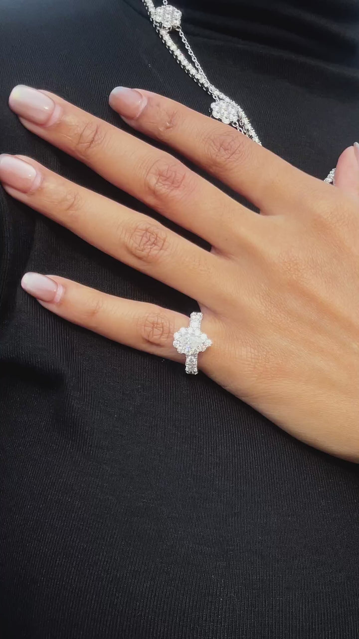 1CT Solitaire Pear Halo Ring With Side Diamonds