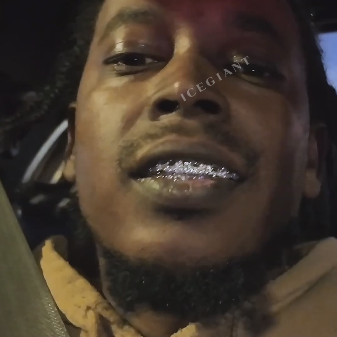 50 Pointer Stone On Center Moissanite Diamond Grillz