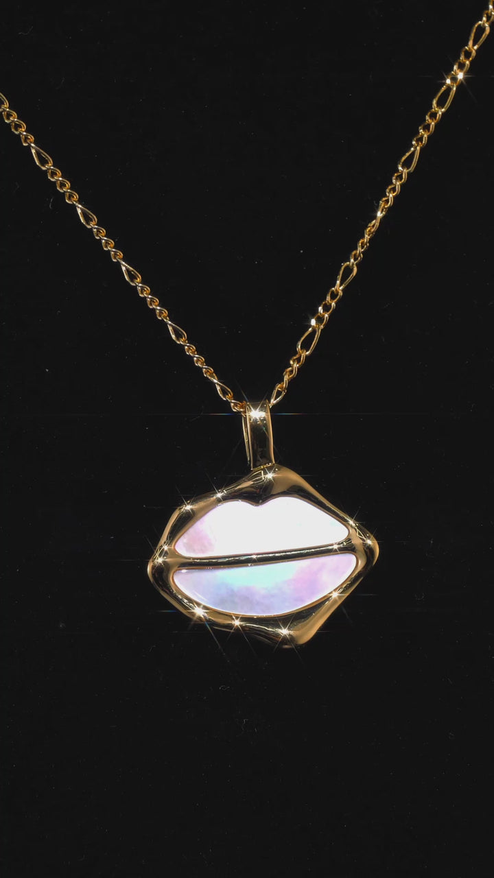 Fluid White Fritillaria Lip Necklace