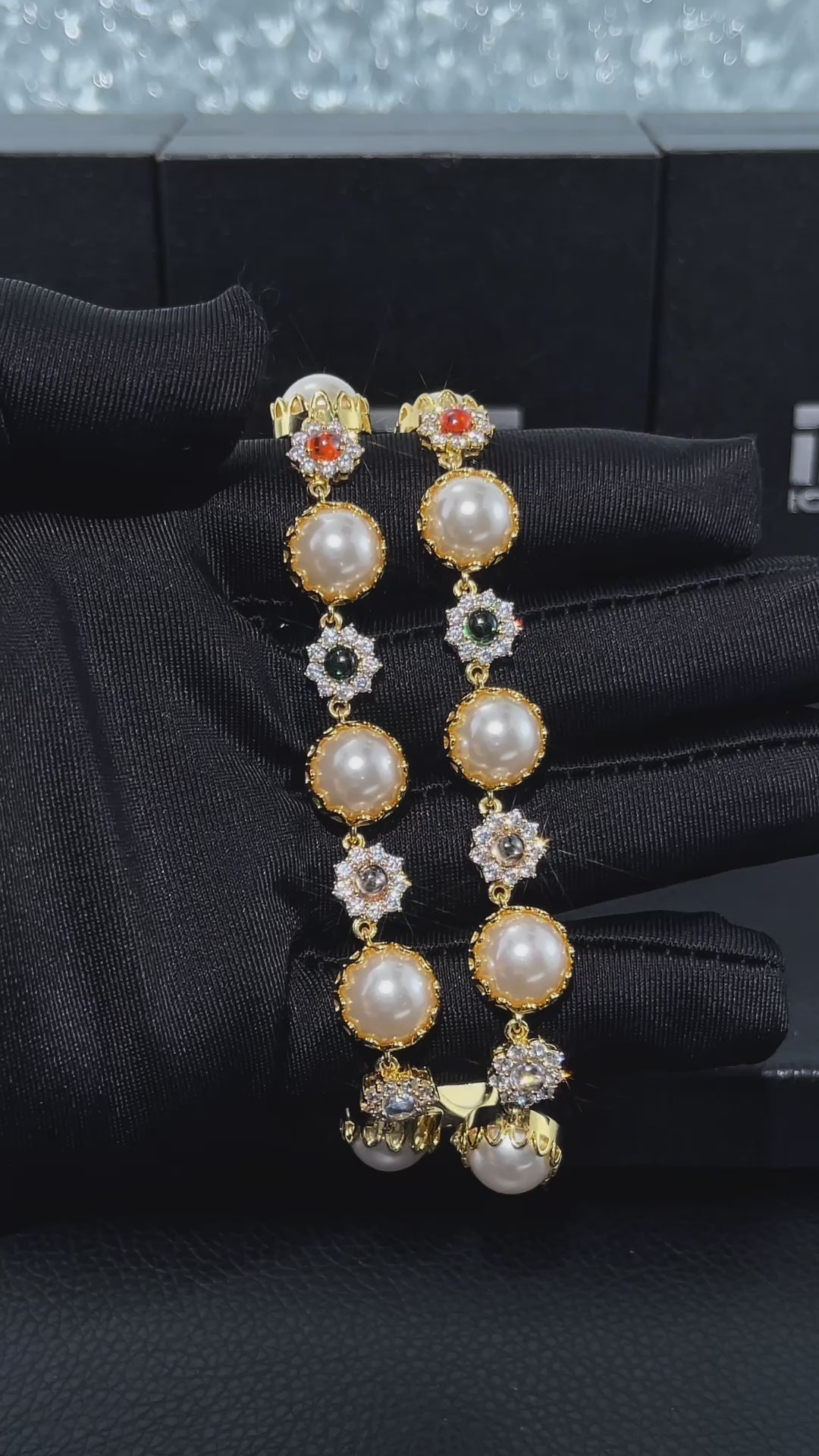 Colored Gem White Moissanite Daisy Pearl Chain