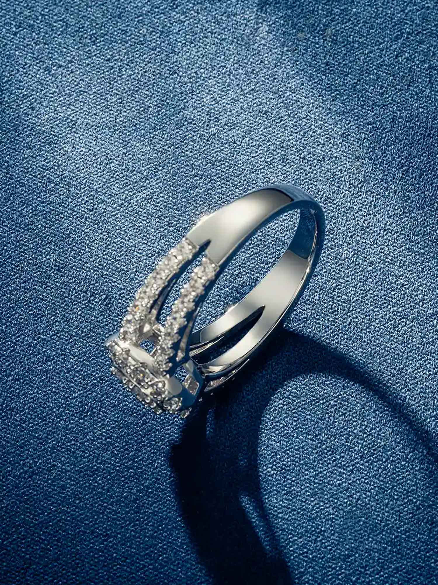 Lovebright Moissanite Engagement Ring