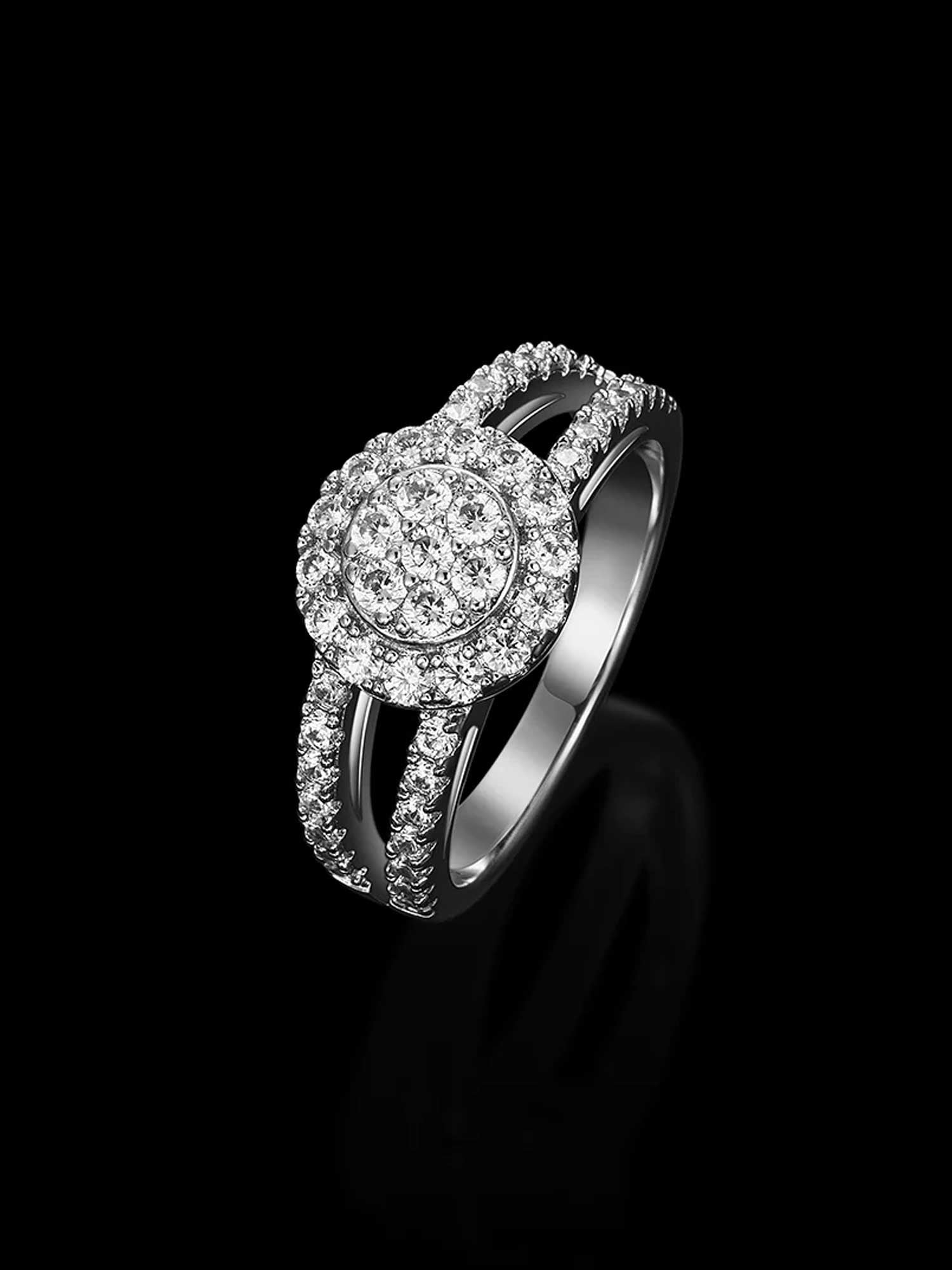 Lovebright Moissanite Engagement Ring