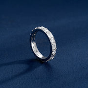 Round cut & Alternating Straight Baguette Moissanite Ring