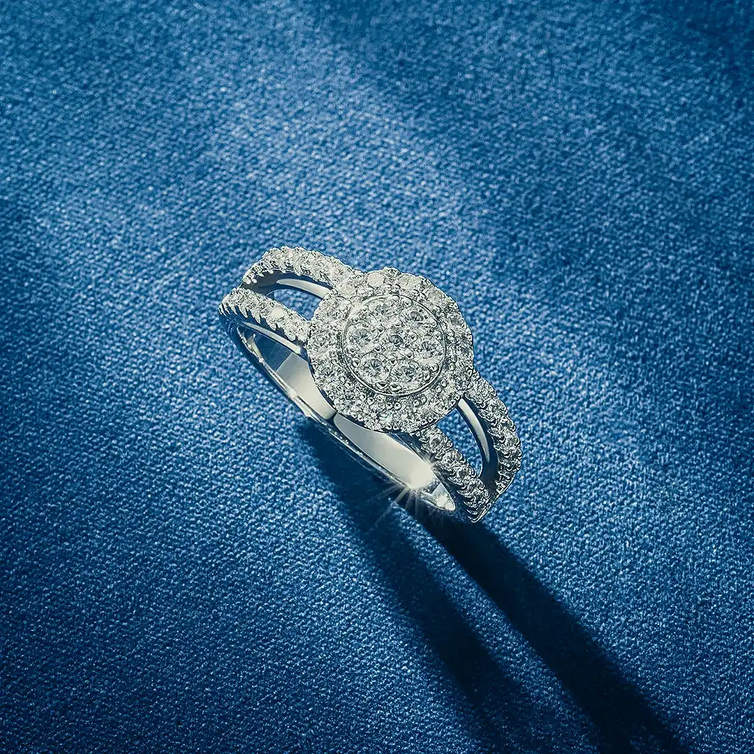 Lovebright Moissanite Engagement Ring