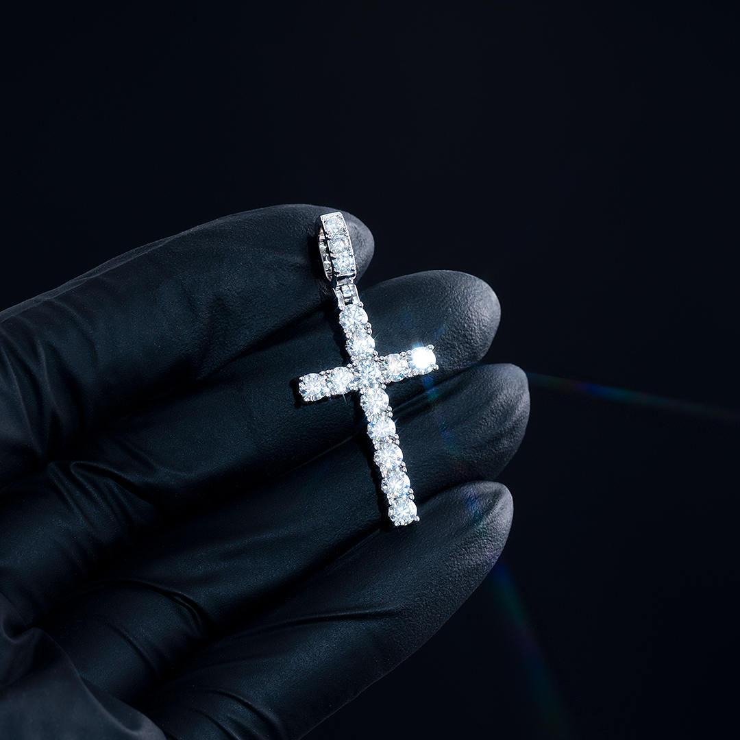 925 Sterling Silver Moissanite Cross Pendant 2.1ct